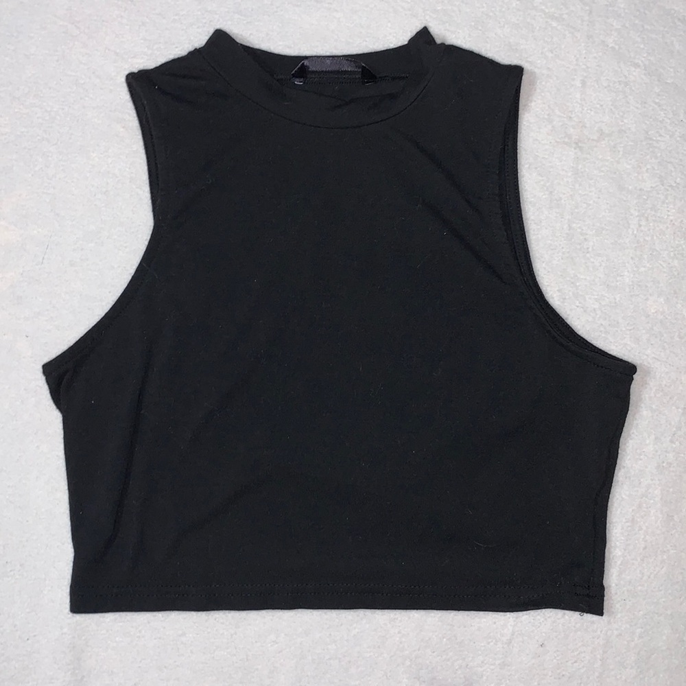 Black cropped shirt